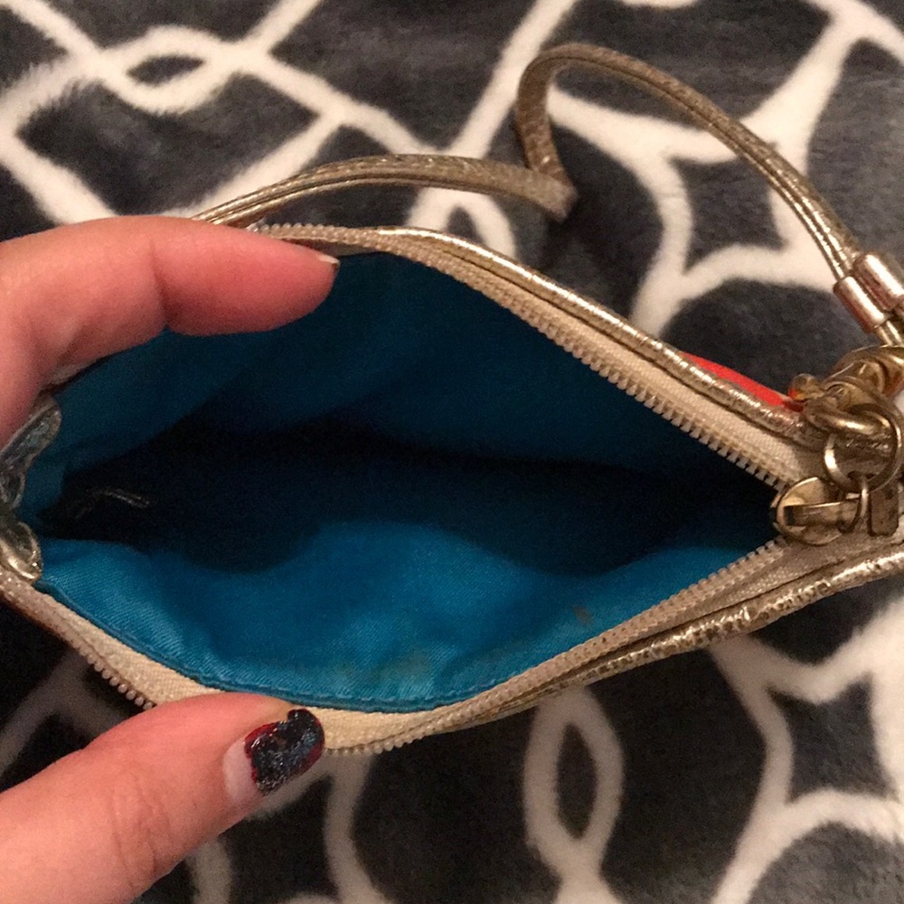 Coach wristlet (Authentic) - Picture 4 of 5